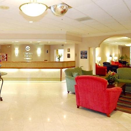 Clarion Hotel Fort Myers Exterior photo